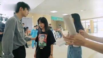 小小的吃瓜娱乐,揭秘娱乐圈幕后故事